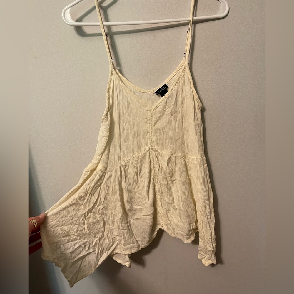 Cute Off-White Flowy Tanktop